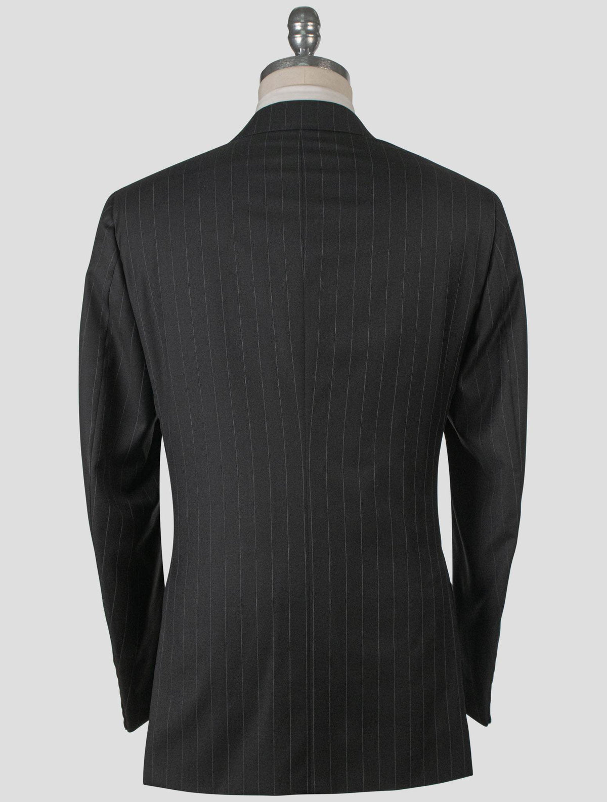 Isaia Dark Gray Wool Suit