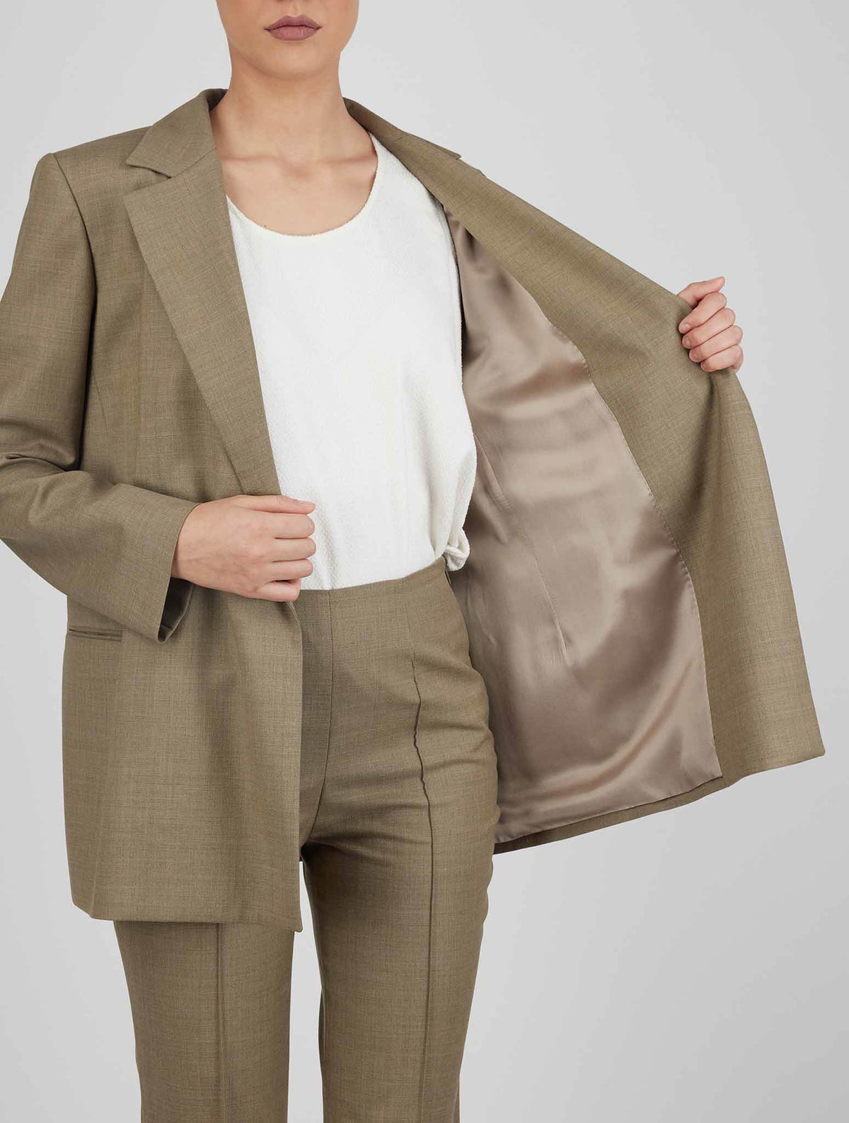 Kiton Tauper Virgin Wool Ea Suit